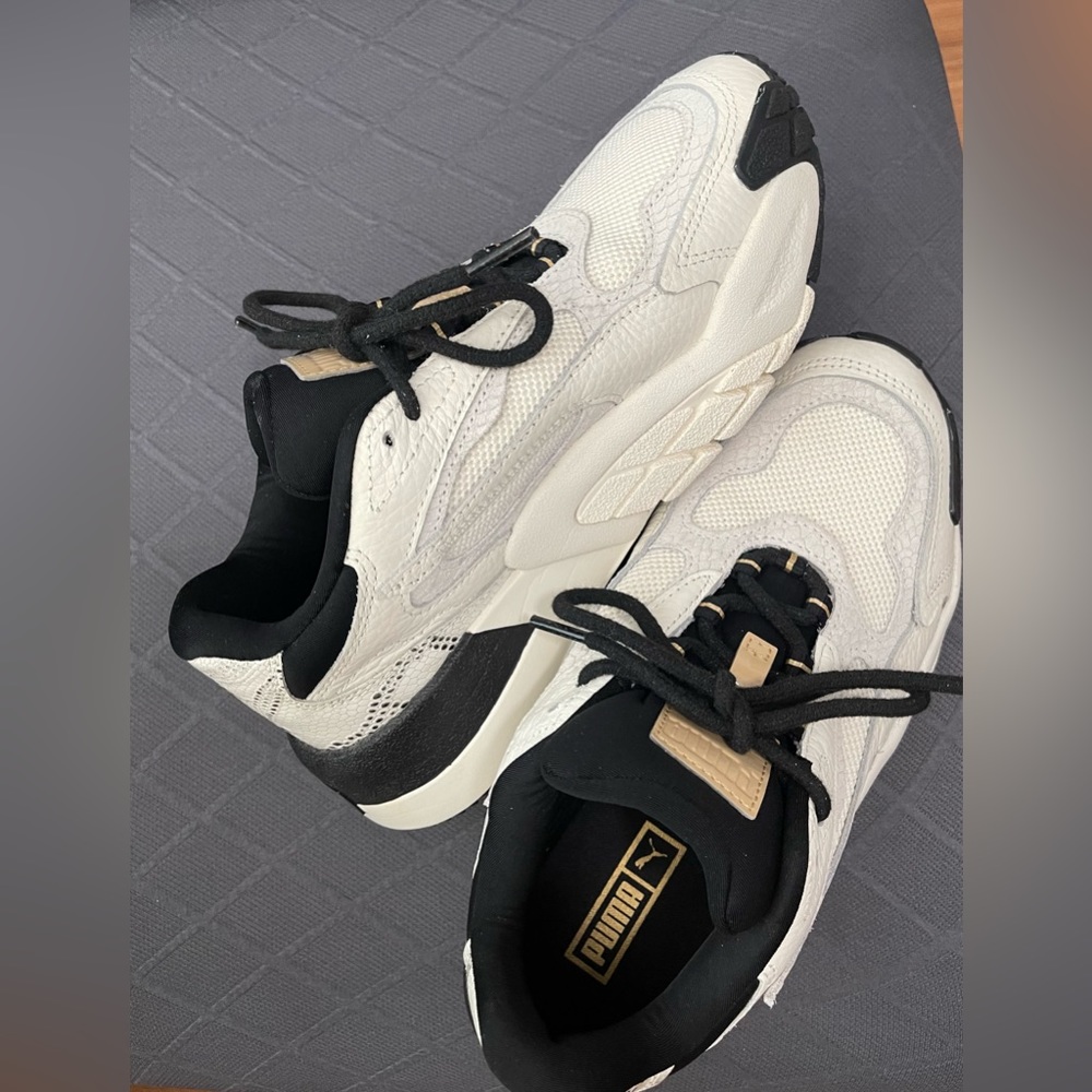 Puma Sneakers